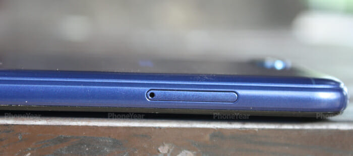 Honor 7s card slot