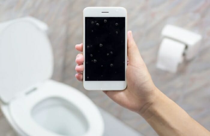 Mobile phone dirtier than toilet seat Mobile phone dirtier than toilet seat