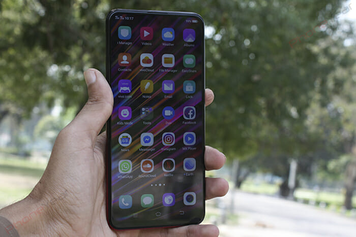 Vivo V15 Review display