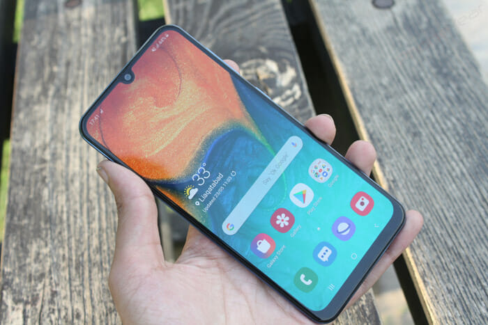 Samsung Galaxy A30 display