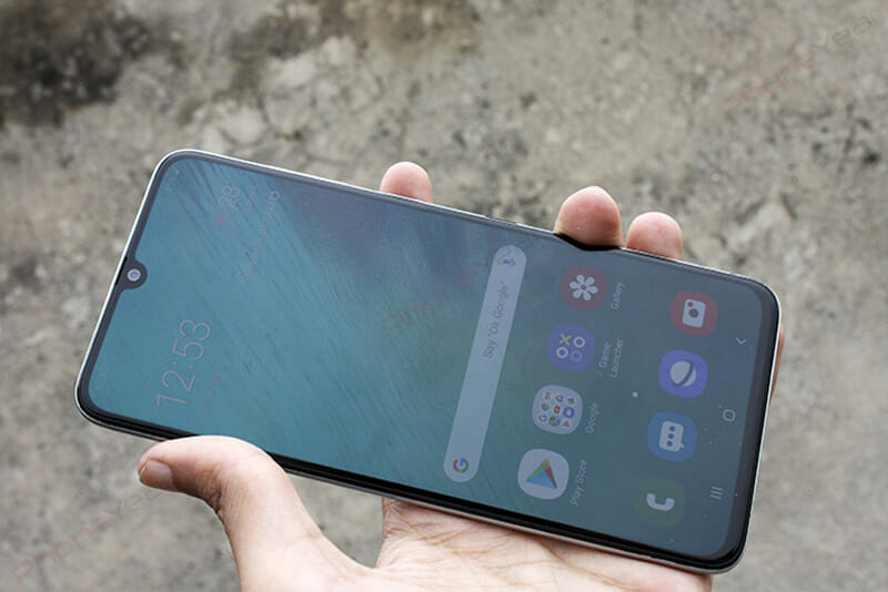 Galaxy A70 display