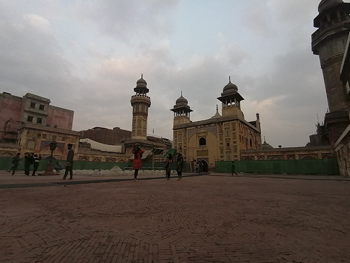 Masjid Wazir Khan Picture with Ultra-wide lens on y9s