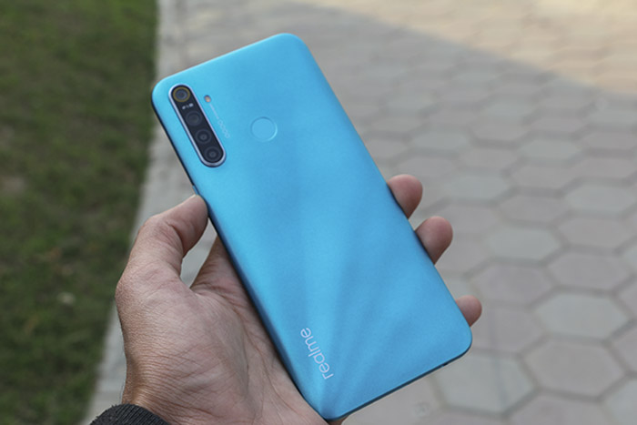 Realme 5i backside